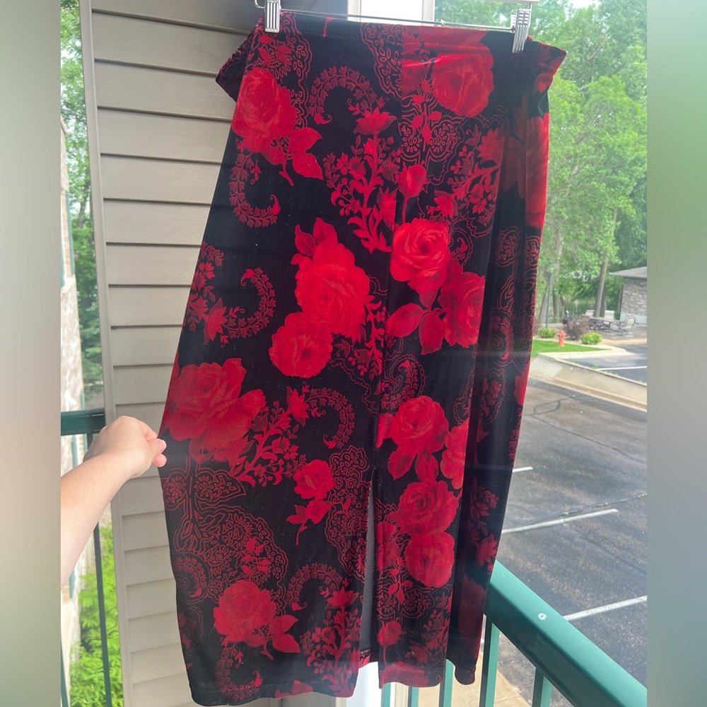 Lithie Lee Woman Black Red Velvet Floral Midi Pencil Skirt 18W - Picture 5 of 10